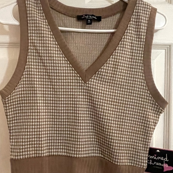 Brown and cream sweater vest- slightly cropped. - Picture 3 of 4